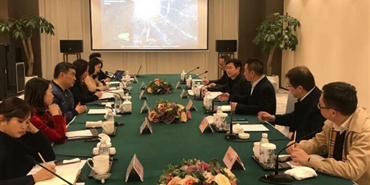 千亿体育(中国区)集团官方网站与绿地千亿体育(中国区)集团官方网站就都江堰片区开发项目开展合作交流