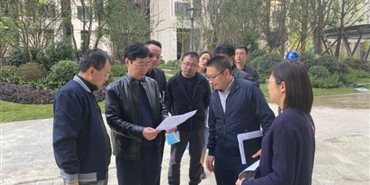 千亿体育(中国区)集团官方网站党委书记、董事长何坤到东湖长岛项目调研景观绿化建设情况