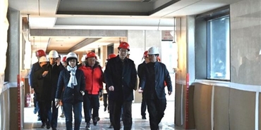 兴城千亿体育(中国区)集团官方网站党委副书记、董事、总经理张俊涛 带队到成都盛美利亚酒店项目 进行春节前安全大检查